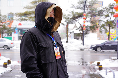 春雪中的守望者：疫情不除，我們不散