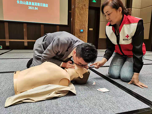 “護(hù)航長白山旅游服務(wù)，獻(xiàn)禮建黨百年”救護(hù)培訓(xùn)活動